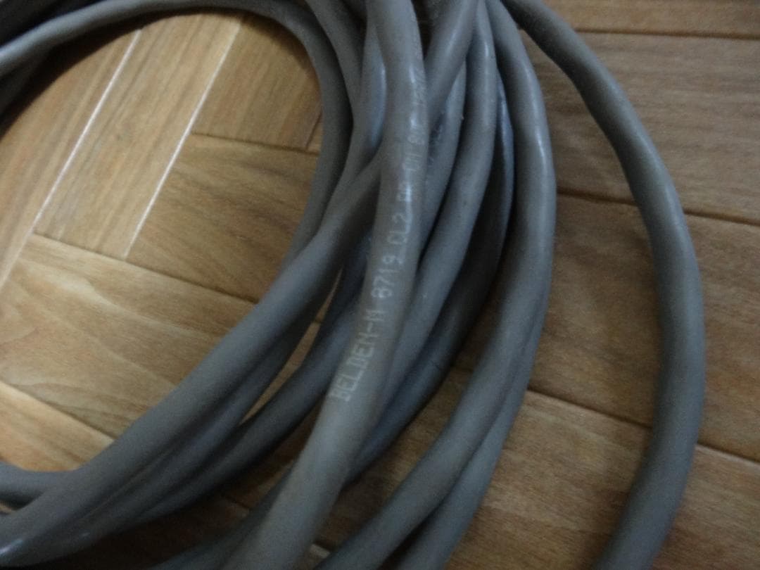 BELDEN 8719 グレーケーブル 約8m40㎝