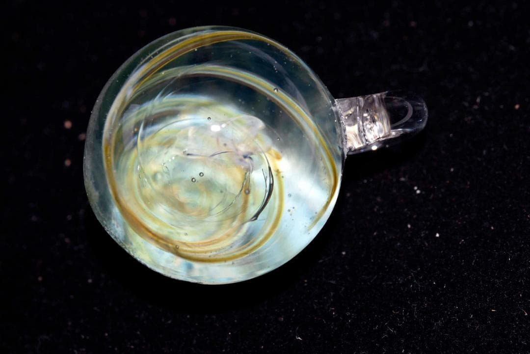 ガラスのペンダントトップ　宇宙 12211-467とんぼ玉透明感美しい