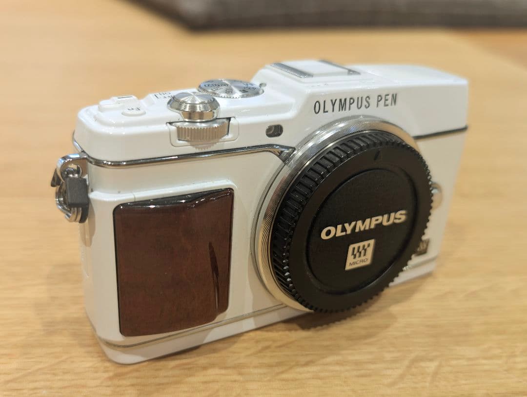 Olympus OM-D E-M5と PEN E-P5