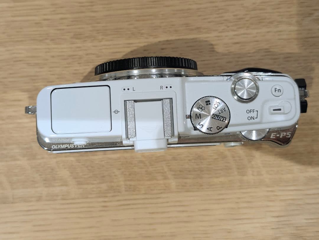 Olympus OM-D E-M5と PEN E-P5