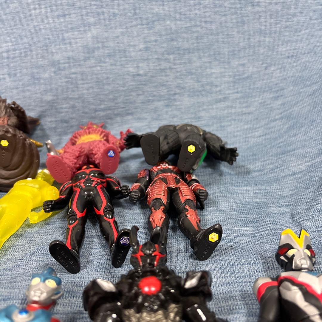 ウルトラマン　怪獣　ソフビ　ライブサイン付き　15体　まとめ売り