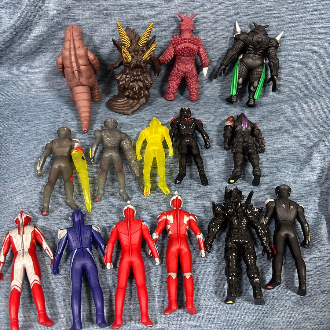 ウルトラマン　怪獣　ソフビ　ライブサイン付き　15体　まとめ売り