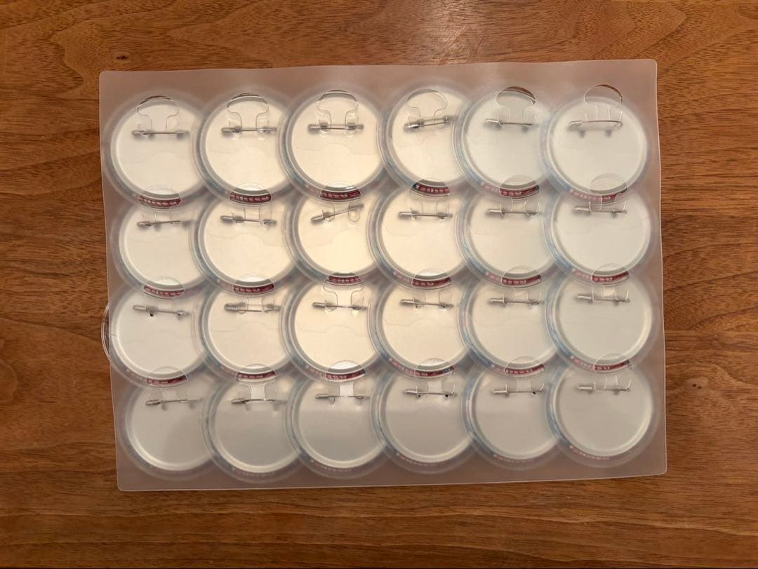 東雲絵名　痛バッグ　グリッター缶バッジ22b