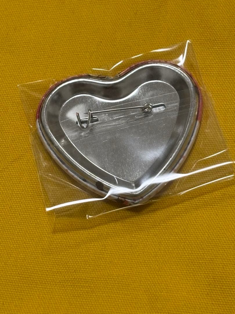 コナン　缶バッジ　希少　灰原哀　ハート缶バッジ