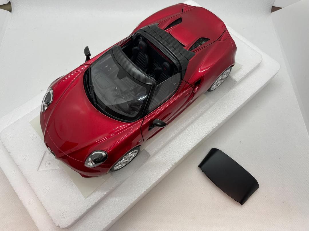 101-101 オートアート 1/18 アルファ・ロメオ 4C SPIDER