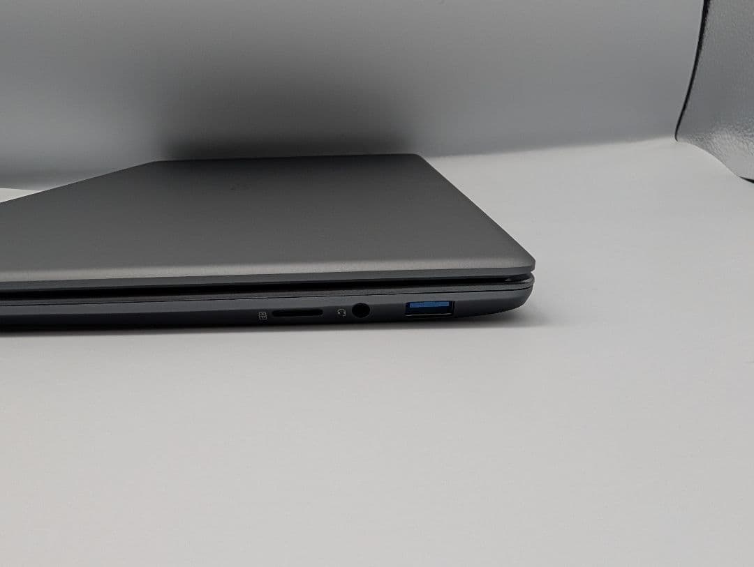 ケン CHUWI CoreBook i3 ノートPC