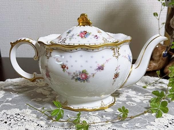 ロイヤルアントワネットティーポットM