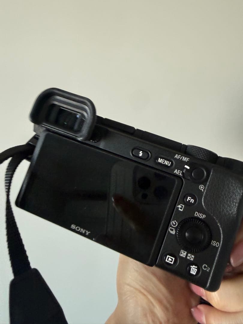 ほぼ新品 SONY α6000 レンズキット 三脚付き 初心者おすすめ