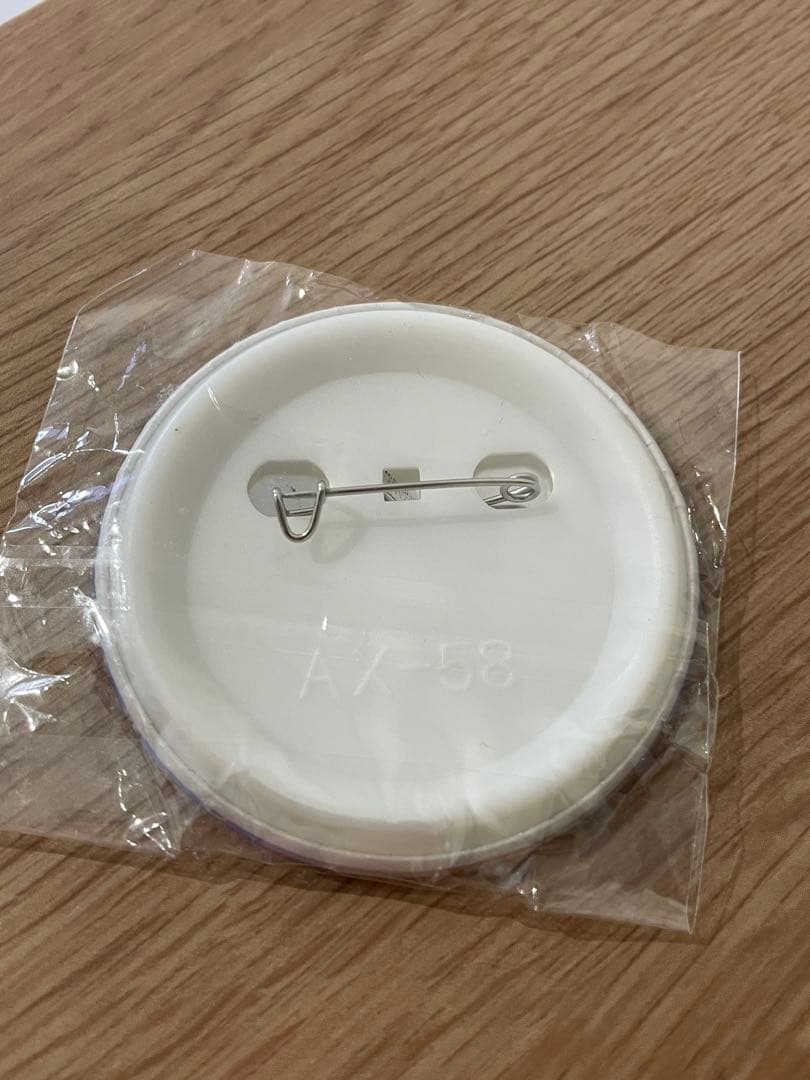 ノーゲーム・ノーライフ 白 缶バッジ 猫専用牛乳