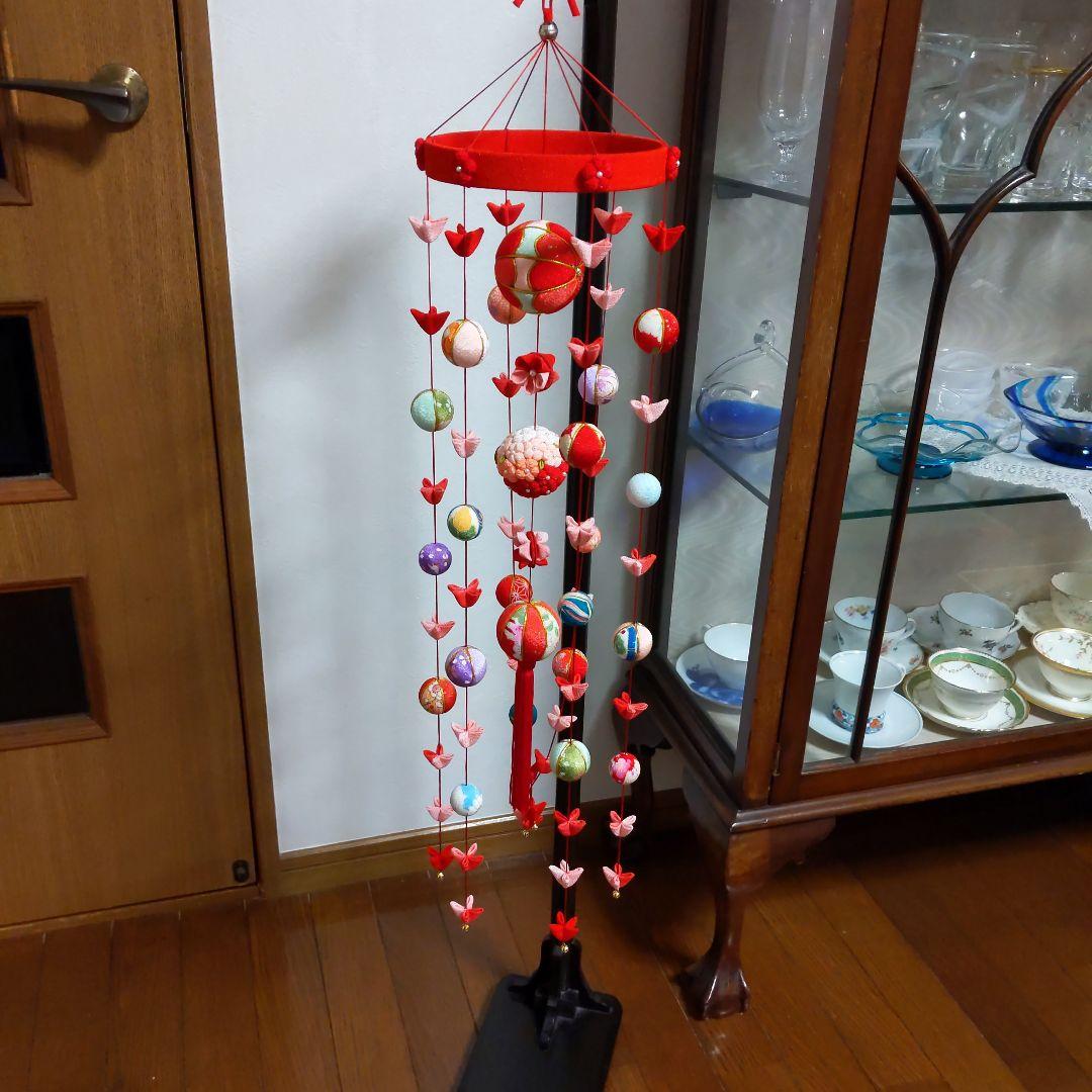 ちりめん細工　お花とまりの下げ飾り(大) 赤
