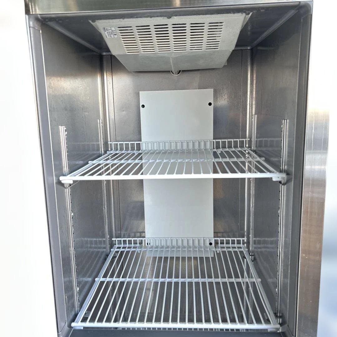 7065 2018年製 100V 縦型 4ドア 業務用冷凍冷蔵庫 2凍2蔵