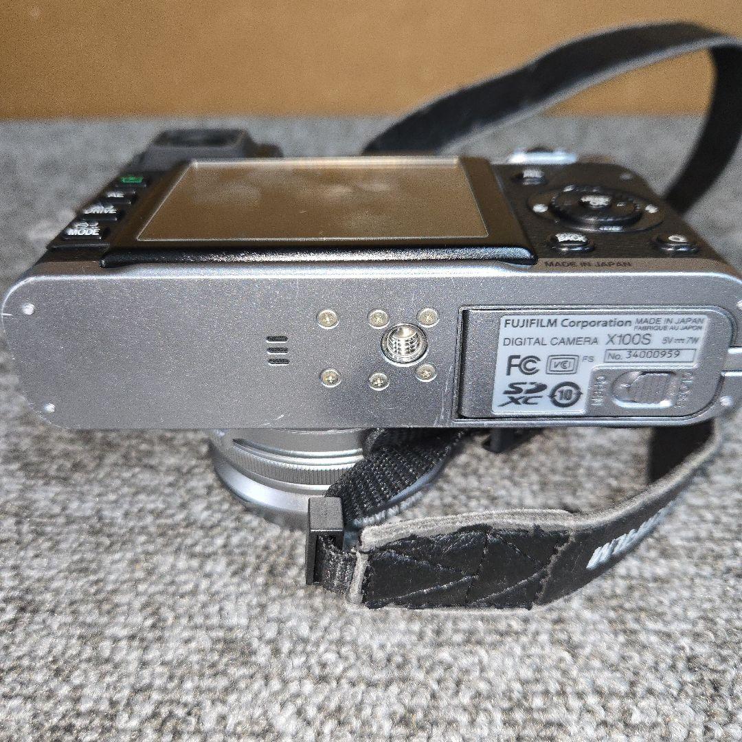 T159★ FUJIFILM　デジカメ　X100S