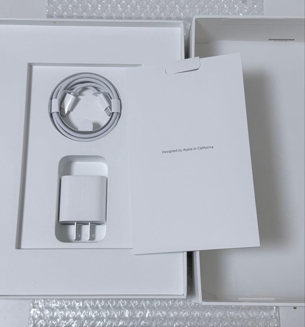 iPad A16 第11世代　256GB Wi-Fi モデル　極美品