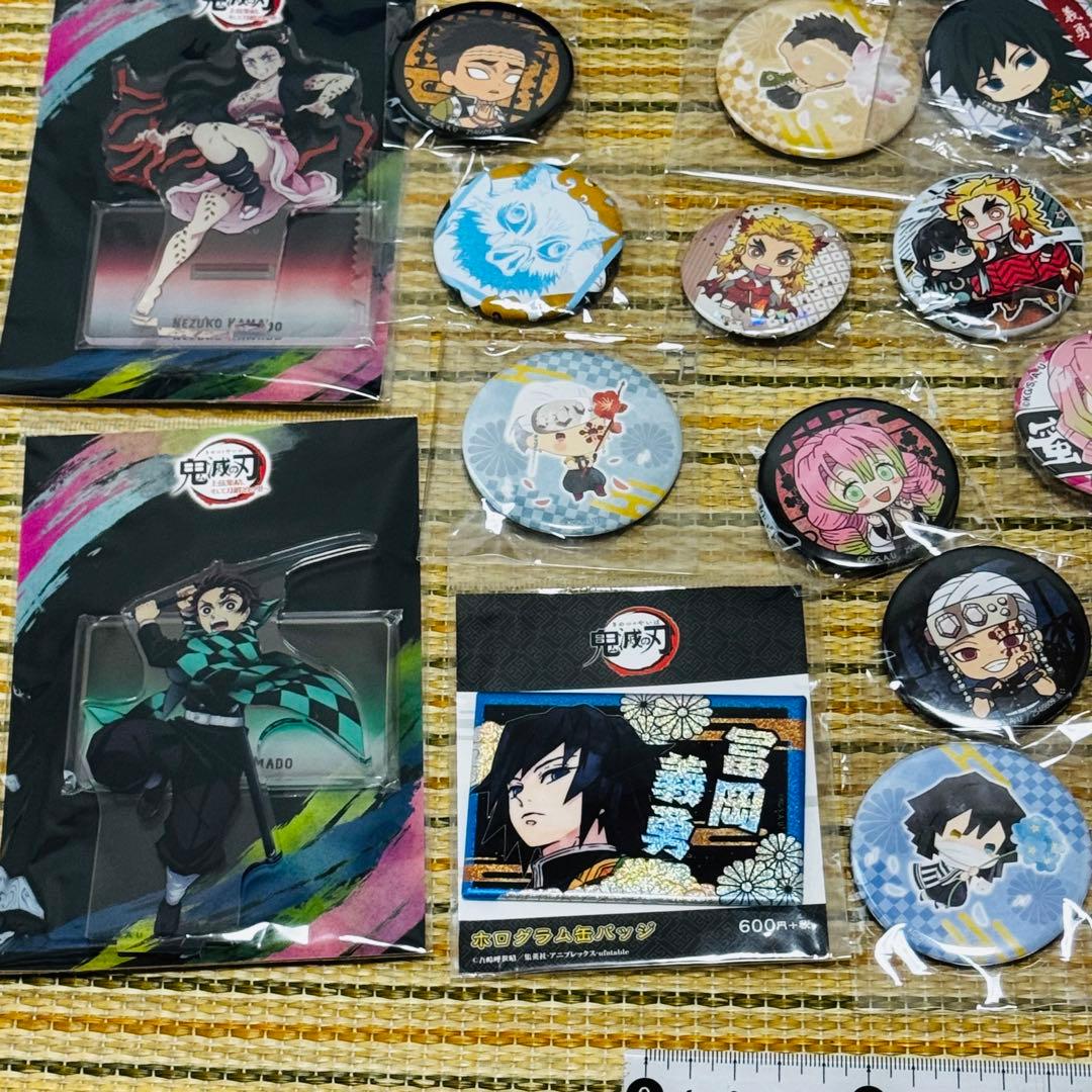 まとめ 鬼滅の刃 缶バッジ アクリルスタンド 等 グッズ セット b