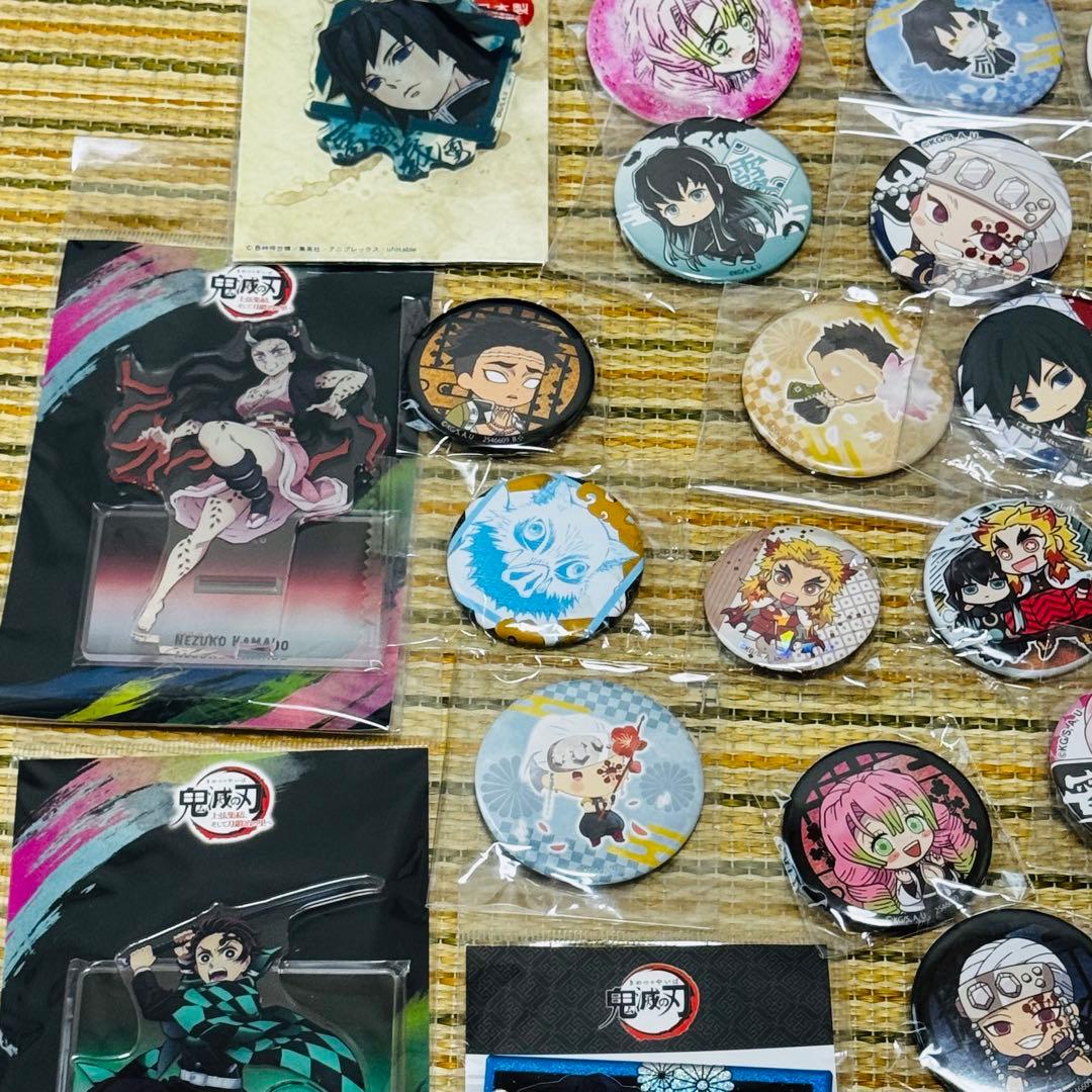 まとめ 鬼滅の刃 缶バッジ アクリルスタンド 等 グッズ セット b