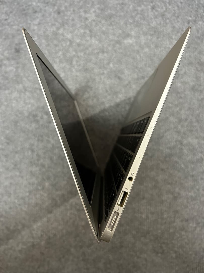 MacBook Air 2015 i5 11インチ バッテリー新品 完動品