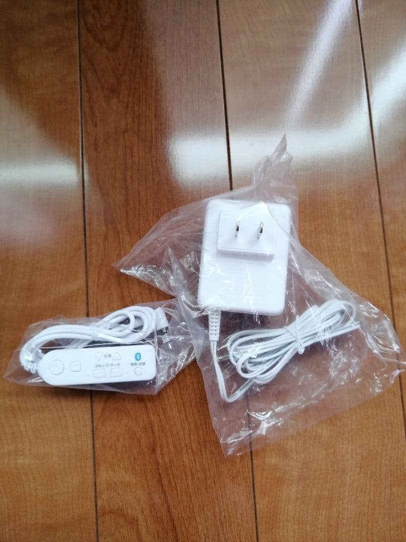 TOSHIBA TY-CB100W ポータブルCDラジオ