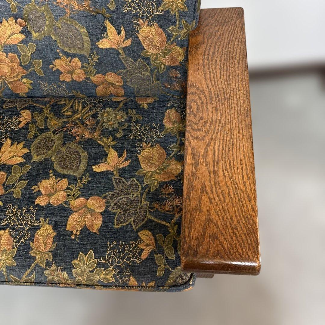 花柄のカジュアル椅子