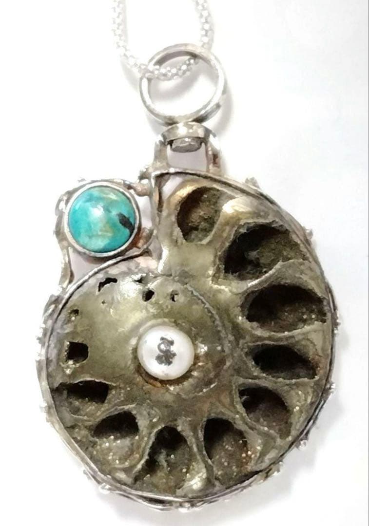 アンモナイト化石　パール　ターコイズ　ハンドメイド　シルバー　ペンダントトップ