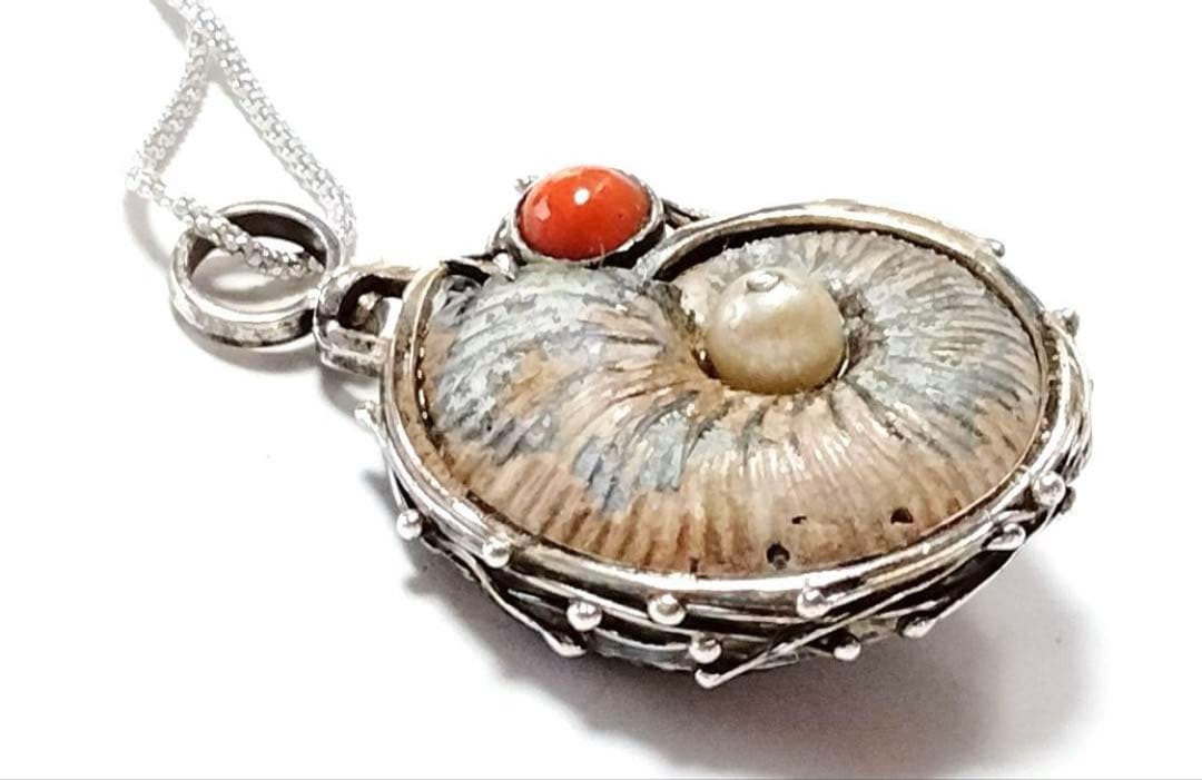 アンモナイト化石　パール　ターコイズ　ハンドメイド　シルバー　ペンダントトップ