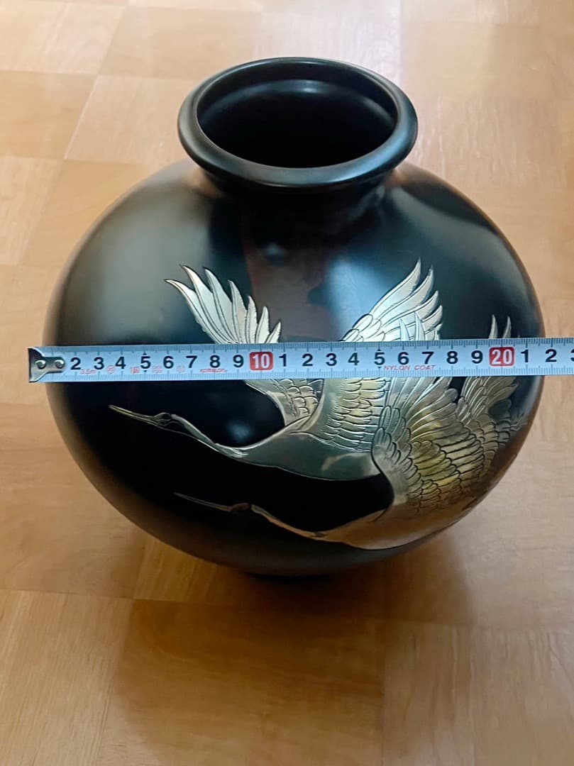 花器・花瓶・飾壺 双鶴彫金 真峰作 青銅(ブロンズ)製 高岡銅器