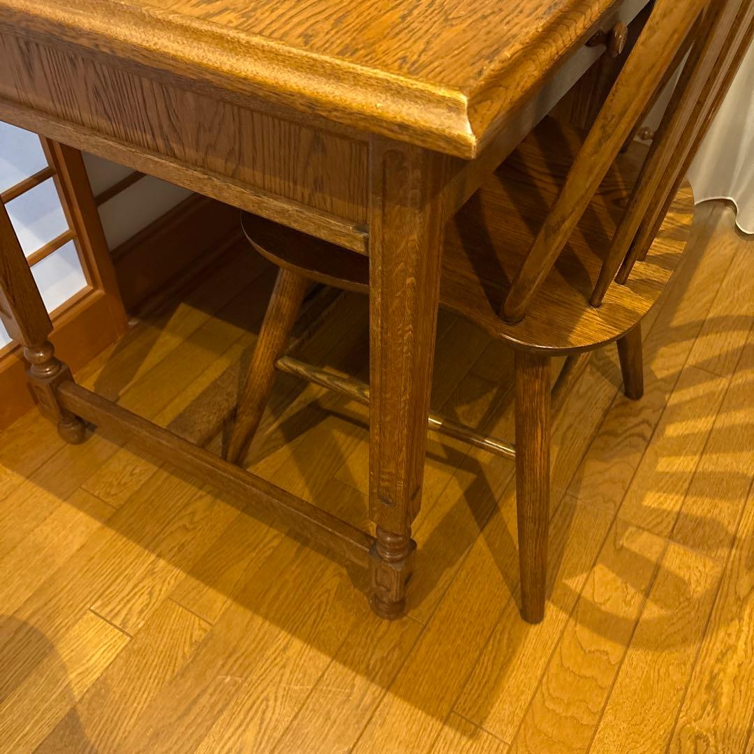 専用　木製クラシックデスク 4引き出し付き　椅子付き