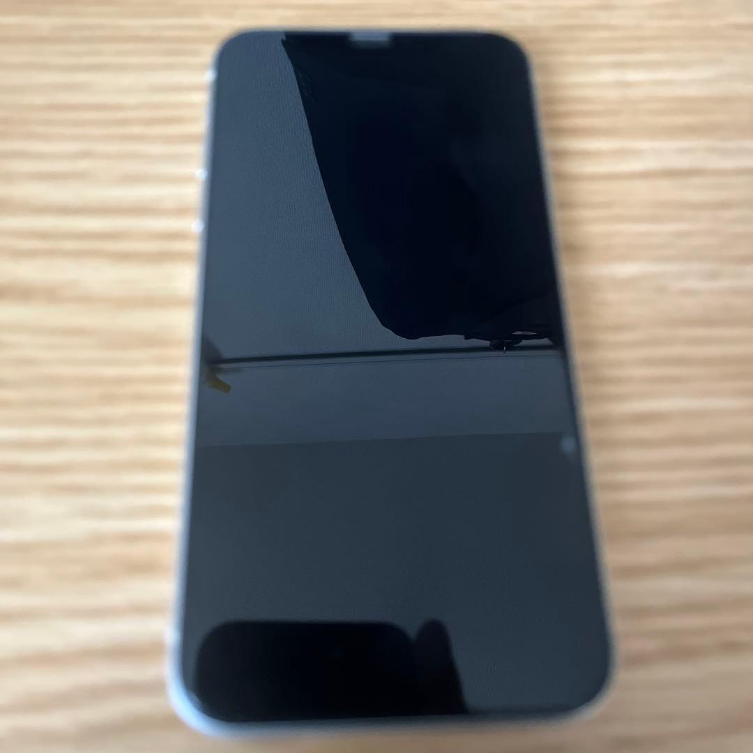 Apple iPhone 11 128GBホワイト 本体　カバー付き