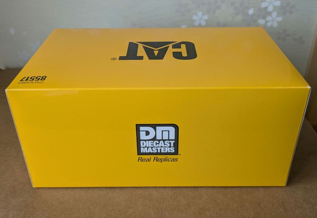 1/50 CAT D11T トラクター カッパーフィニッシュ 　新品未使用