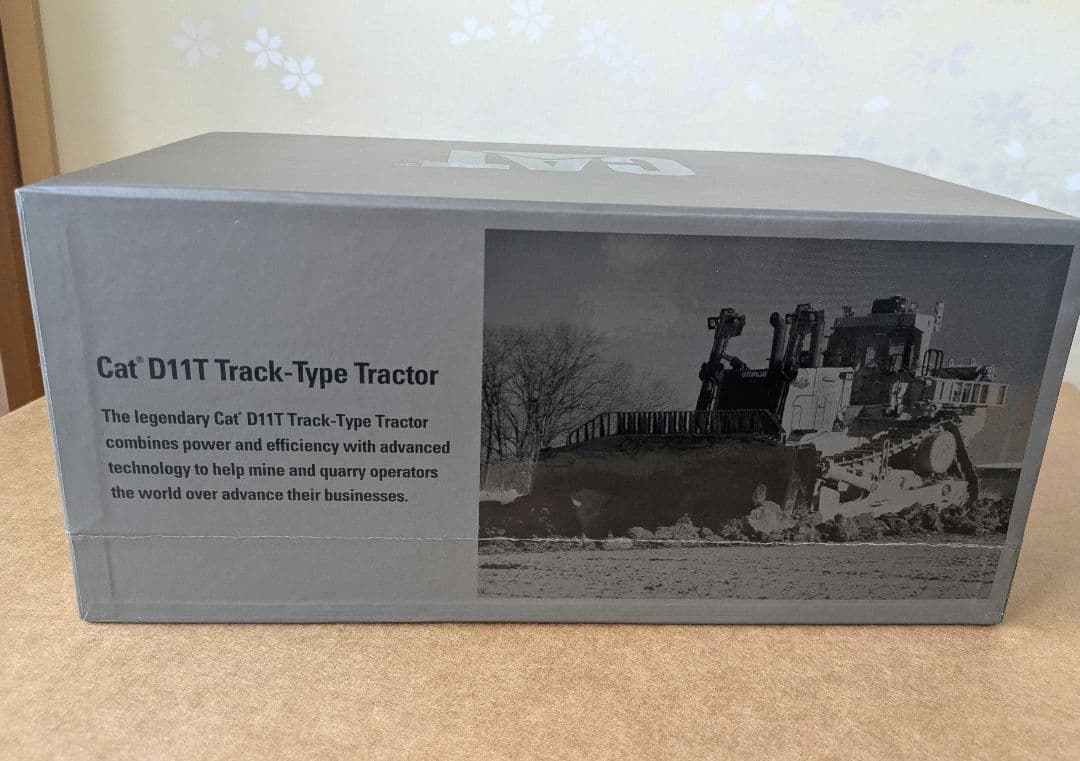 1/50 CAT D11T トラクター カッパーフィニッシュ 　新品未使用