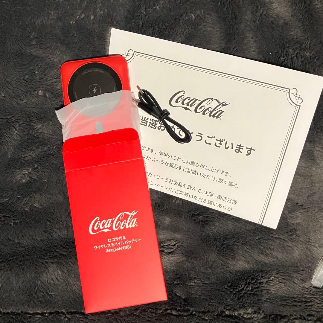 Coke On ロゴが光るワイヤレスモバイルバッテリー