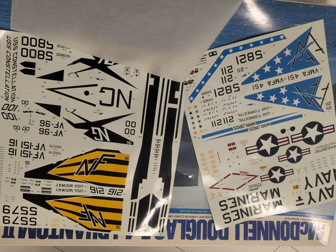 タミヤ　1/32 マクダネル・ダグラス F-4J ファントムII　　未開封