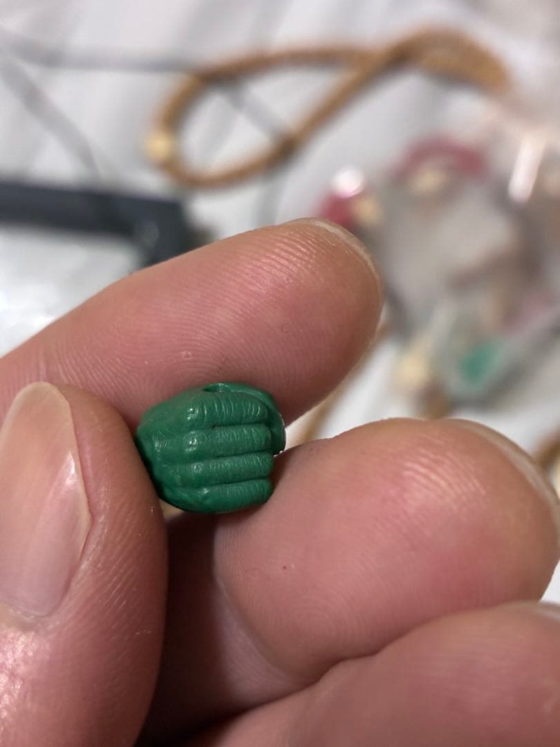 ターコイズ彫刻権力の握りペンダント