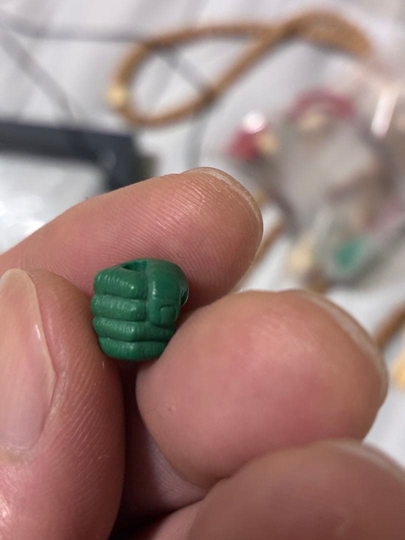 ターコイズ彫刻権力の握りペンダント