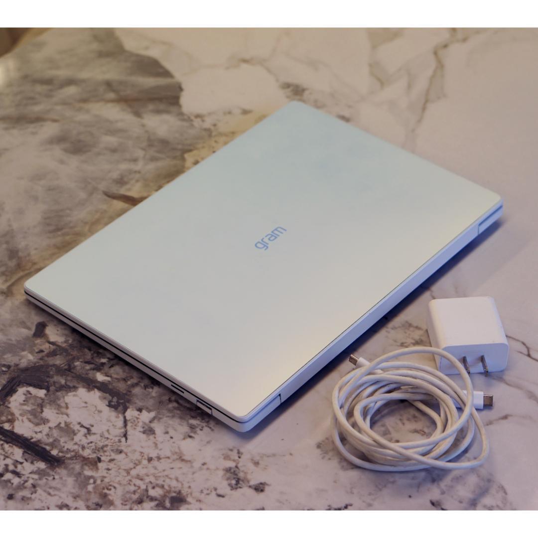 LG gram Style 14型 i7/16GB/512GB オーロラホワイト