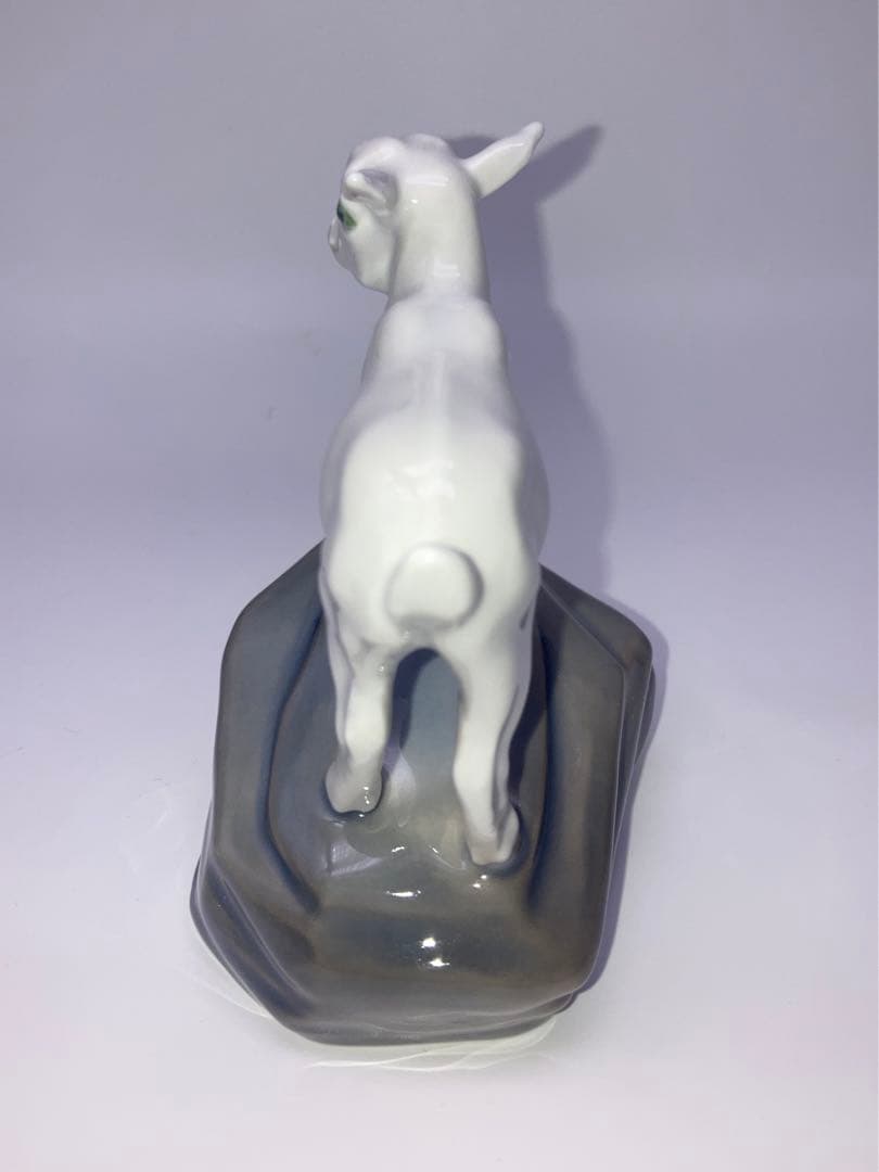 ロイヤルコペンハーゲン 岩の上の子羊 フィギュリン