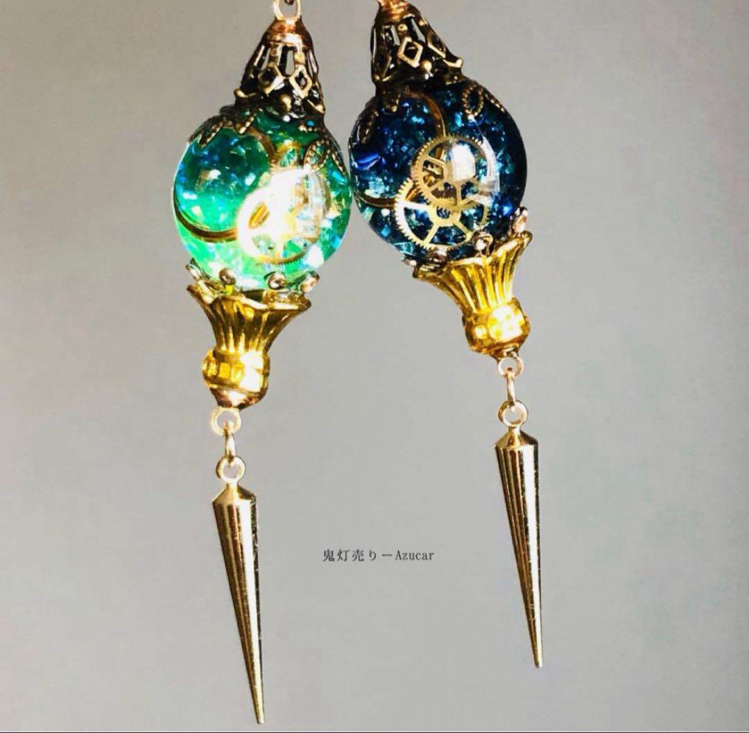 夜のランタンと歯車時計ピアス　イヤリング スチームパンク球体　宇宙　メンズにも★