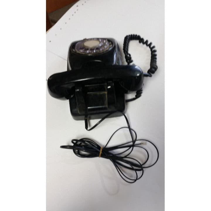 レトロな黒電話機