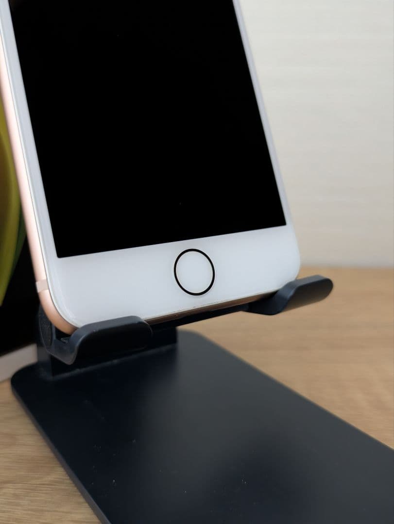 iPhone8 バッテリー100％ SIMフリー