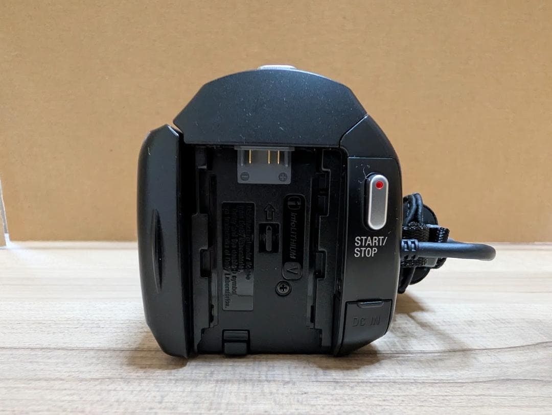 Sony　HDR-CX675 　30倍光学ズーム ビデオカメラ