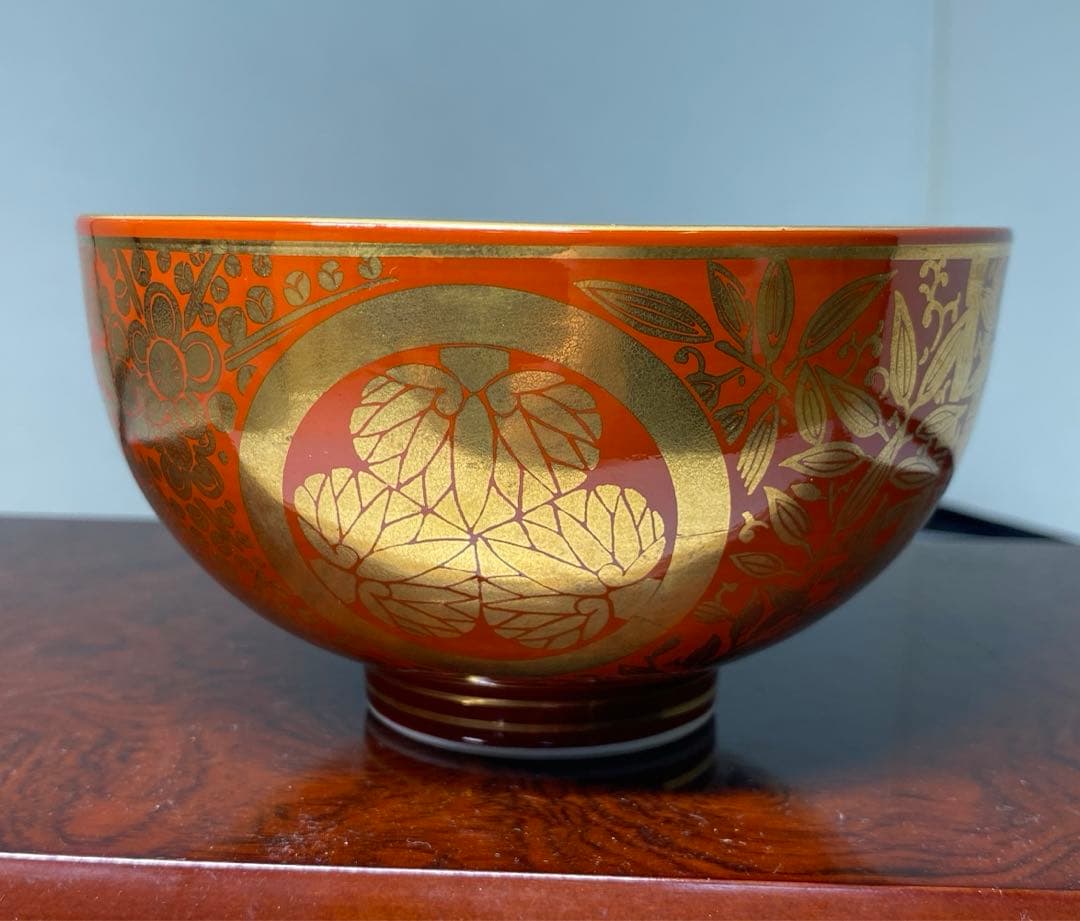 【茶道具】加藤城山造　金襴手葵紋茶碗（共箱）