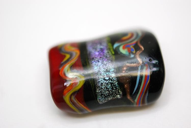 帯留め  ガラス工芸家の創作した一点物 トンボ玉