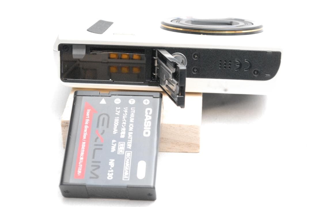 CASIO EXILIM EX-ZR100 (訳アリ品）