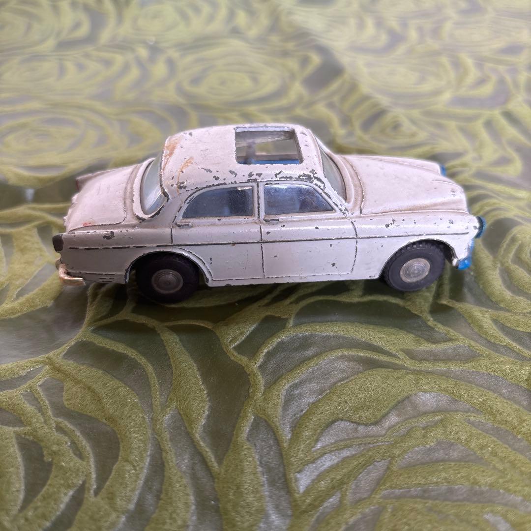 ジャンク　DinkyToysヴィンテージミニカー　Volvo 122S