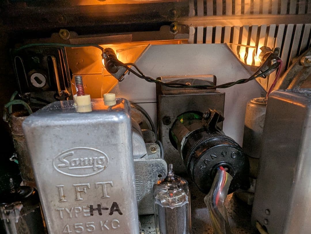 サンヨーSS-70 真空管ラジオ　bluetooth付昭和レトロマイラジオ