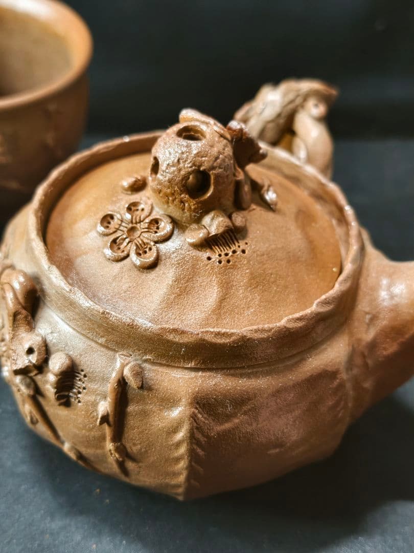 茶道具 田嶋萬古焼 勝三窯 田嶋勝三作 手捻蛙飾梅花文 横手急須+湯のみ 未使用