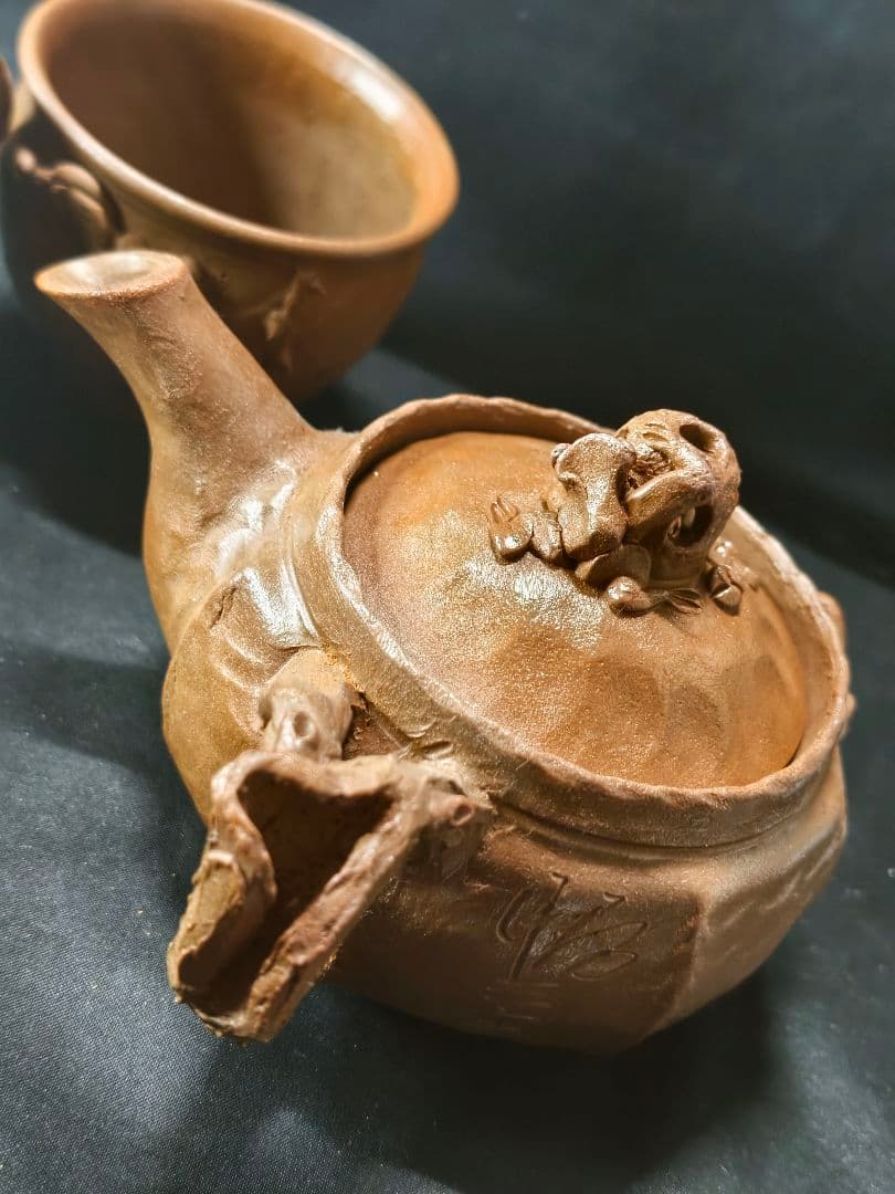 茶道具 田嶋萬古焼 勝三窯 田嶋勝三作 手捻蛙飾梅花文 横手急須+湯のみ 未使用