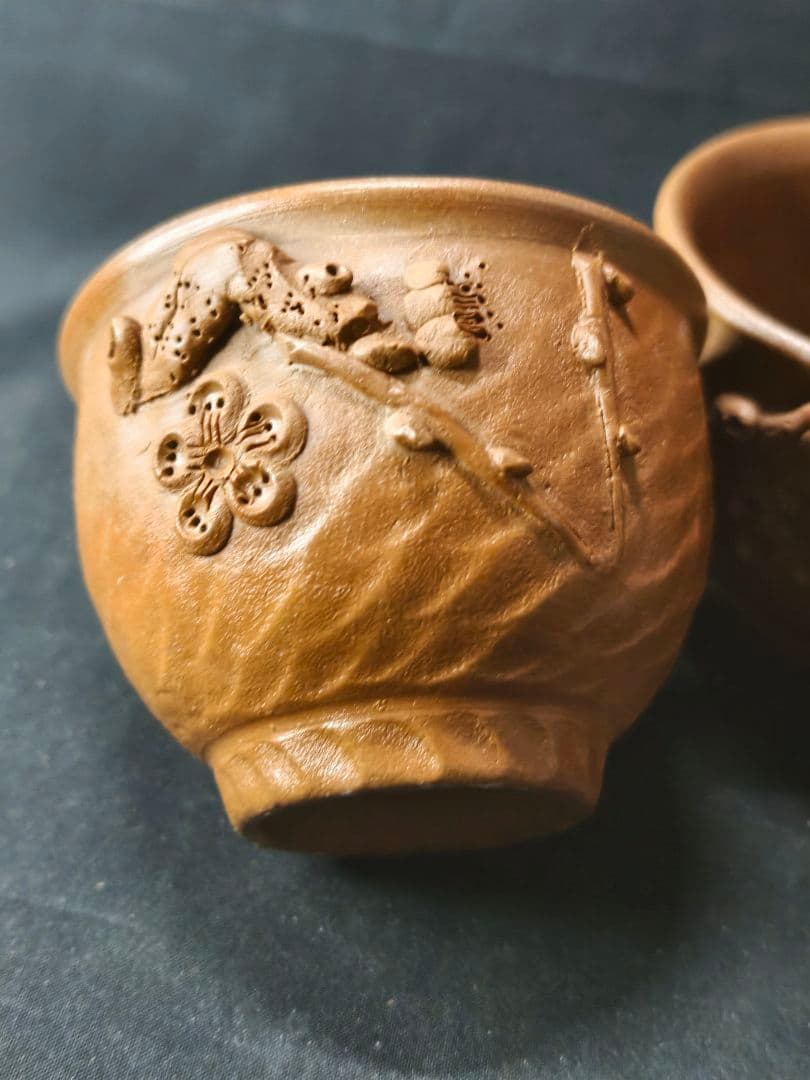 茶道具 田嶋萬古焼 勝三窯 田嶋勝三作 手捻蛙飾梅花文 横手急須+湯のみ 未使用