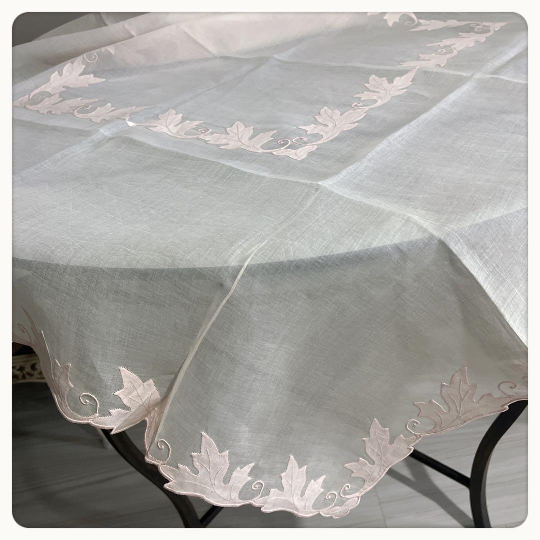 ポルトガル　超緻密な手刺繍のテーブルクロス　マディラ島ハンドメイド