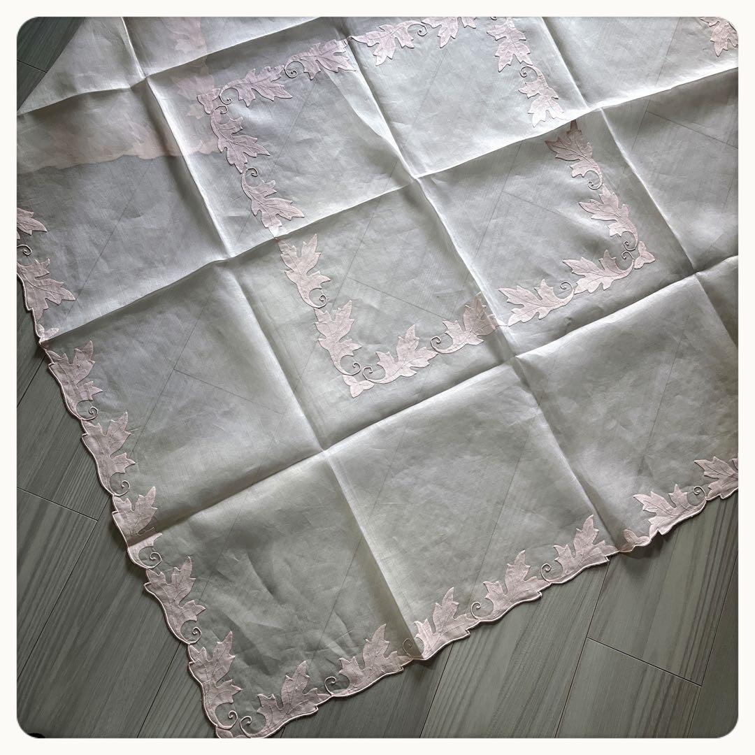 ポルトガル　超緻密な手刺繍のテーブルクロス　マディラ島ハンドメイド