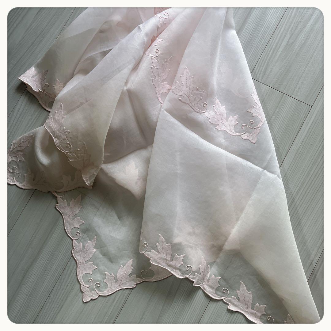 ポルトガル　超緻密な手刺繍のテーブルクロス　マディラ島ハンドメイド